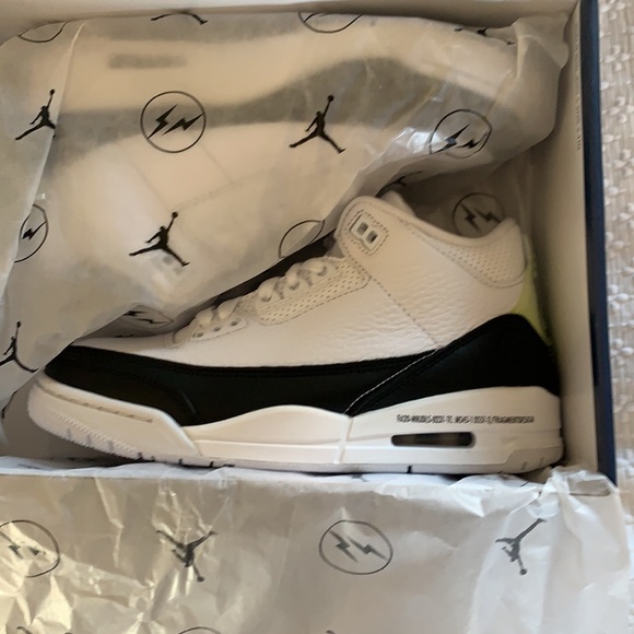 Jordan 3 retro Fragment (yellowing heel tab) Men’s 4.5/ Women’s 6. - Picture 6 of 11